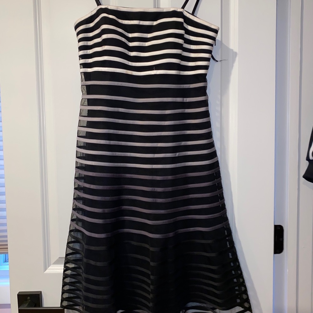 White House black market size 8 dress
